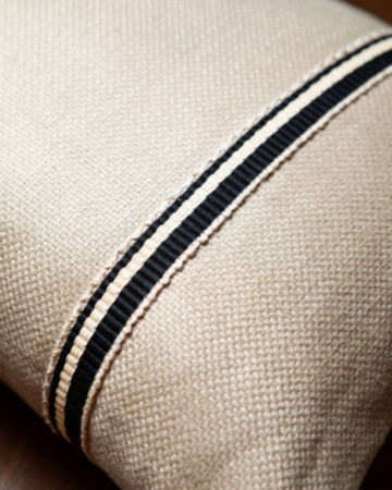 Декор подушка Vendome Small размер 33смx45см