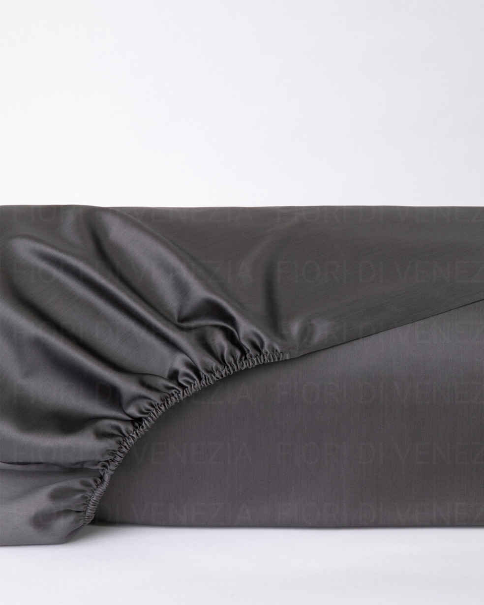 наволочки простынь на резинке сатин. простыни на резинке темно серая. альвитек простыни на резинке сатин 180*200. комплекты из однотонной простыни на резинке 180х200 и наволочек 50х70. наволочки простынь на резинке сатин.